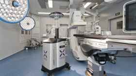 Robot Xenex para la desinfección de estancias hospitalarias / CLECE