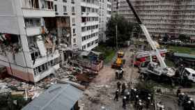 Los restos de un edificio residencial de Moscú tras una mortal explosión de gas / YURI KOCHETKOV - EFE