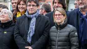 Elsa Artadi, con su abrigo de la marca Moncler, junto a Carles Puigdemont / CG