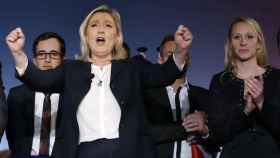 Marine Le Pen, sancionada a cobrar la mitad de su sueldo por malversación de fondos / EFE