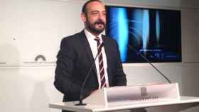 Jordi Cañas, en un rueda de prensa en el Parlamento autonómico