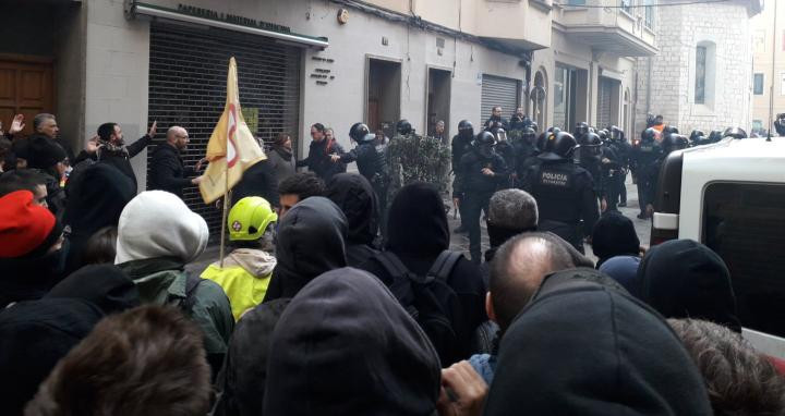 Incidentes antes del acto de aniversario de la Constitución en Girona / TWITTER