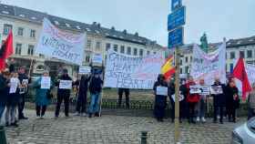 La primera manifestación en Bélgica para denunciar el caso del corazón desaparecido de Saimir, albanés fallecido en Barcelona / CEDIDA