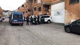 Varios agentes durante la operación Mikonos, que desarticuló a la red que transportaba hachís desde Marruecos hasta Cataluña / GUARDIA CIVIL