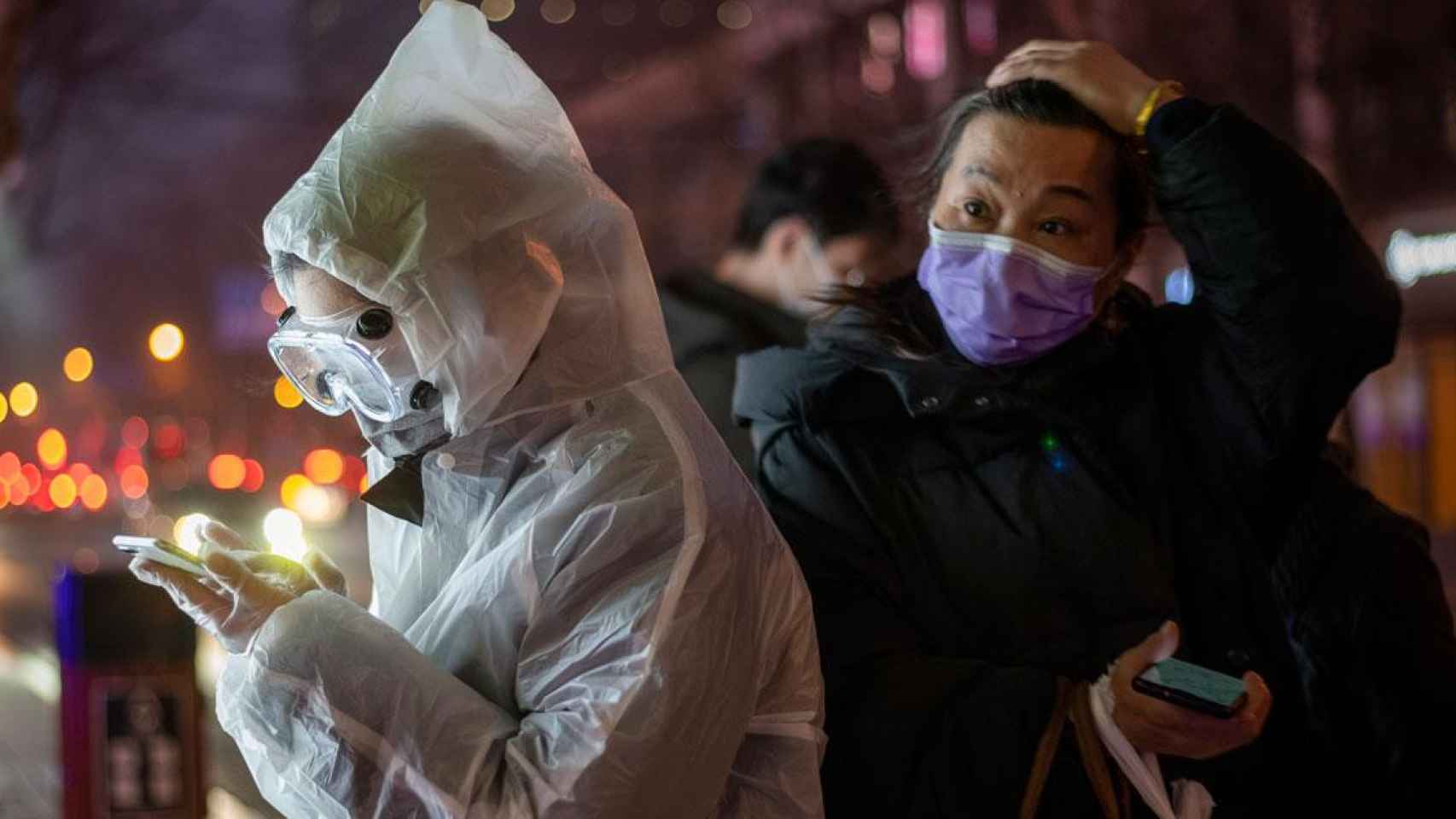 Ciudadanos japoneses con mascarilla por temor a contraer el coronavirus / EUROPAPRESS