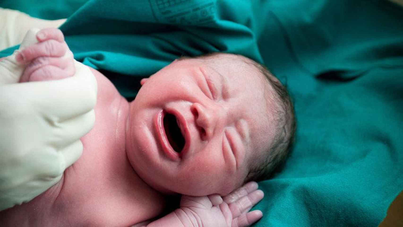 Una foto ilustrativo del nacimiento de un bebé en España