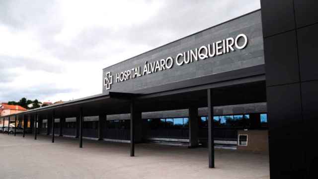 Entrada principal del Hospital Álvaro Cunqueiro / HOSPITAL ÁLVARO CUNQUEIRO