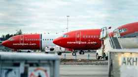 Aviones de Norwegian Air Shuttle en pista / CG