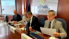 El presidente de Pimec, Josep González (2i), junto al secretario de Empresa y Competitividad Generalitat, Joaquim Ferrer (2d), el director del Observatorio Pimec, Modest Guinjoant (d), y el directivo de Banco Sabadell, Xavier Comerma (i) / CG