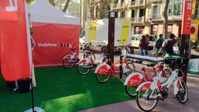 Una estación de Bicing de Barcelona con bicicletas eléctricas / BICING