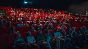 Sala de cine llena de espectadores / UNSPLASH