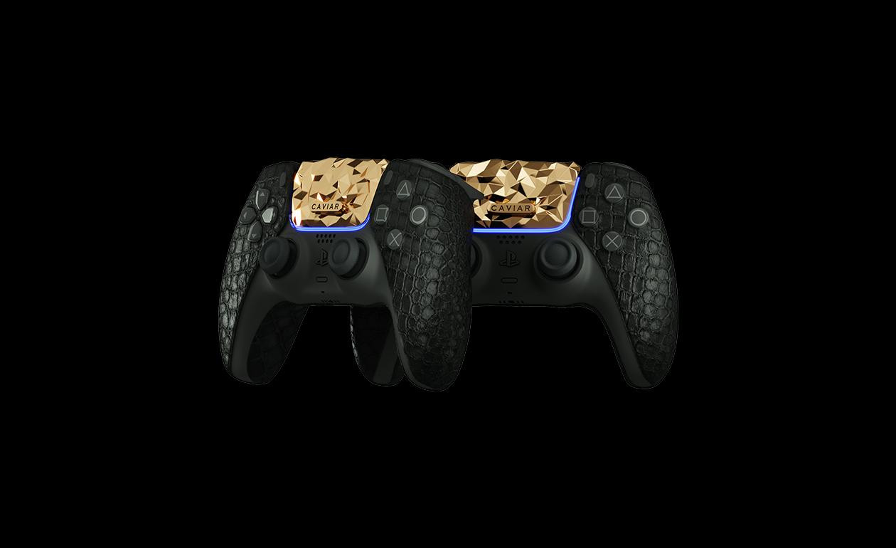 Dos mandos de la Playstation 5 'Golden Rock' / CAVIAR