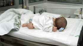 Un bebé en un hospital / EFE