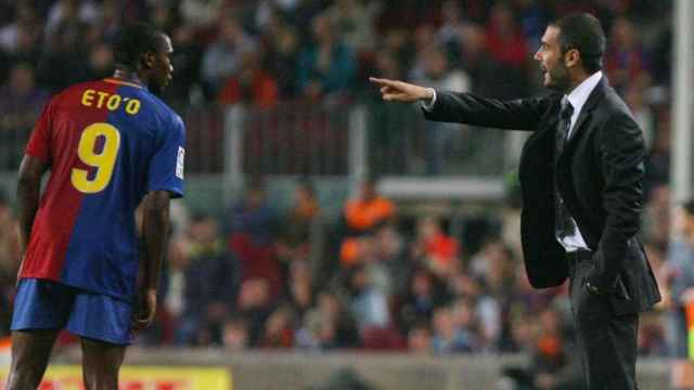 Una foto de Eto'o y Pep Guardiola durante un partido del Barça / Twitter