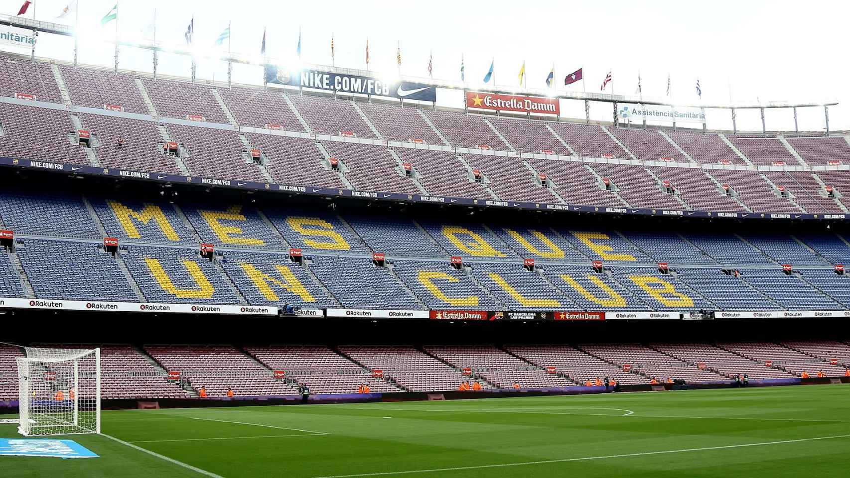 El Camp Nou seguirá sin poder tener aficionados durante algún tiempo | EFE