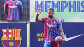 La presentación oficial de Memphis Depay con el Barça / FCB