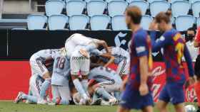 Los jugadores del Celta, celebrando el gol decisivo contra el Barça | EFE