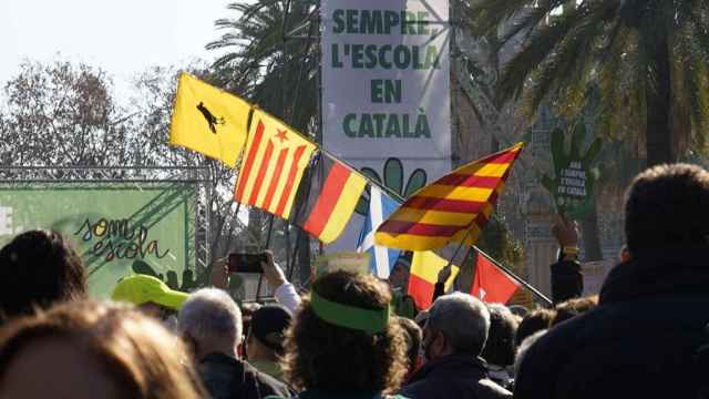 Manifestación a favor del catalán, tema por el que el Govern convoca a sus 'consellers' a una reunión para exigirles su fomento / LUIS MIGUEL AÑÓN