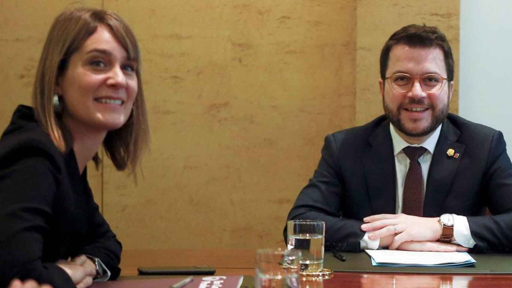 La líder de los comuns en el Parlament, Jéssica Albiach, y el presidente de la Generalitat, Pere Aragonès (ERC) / EFE