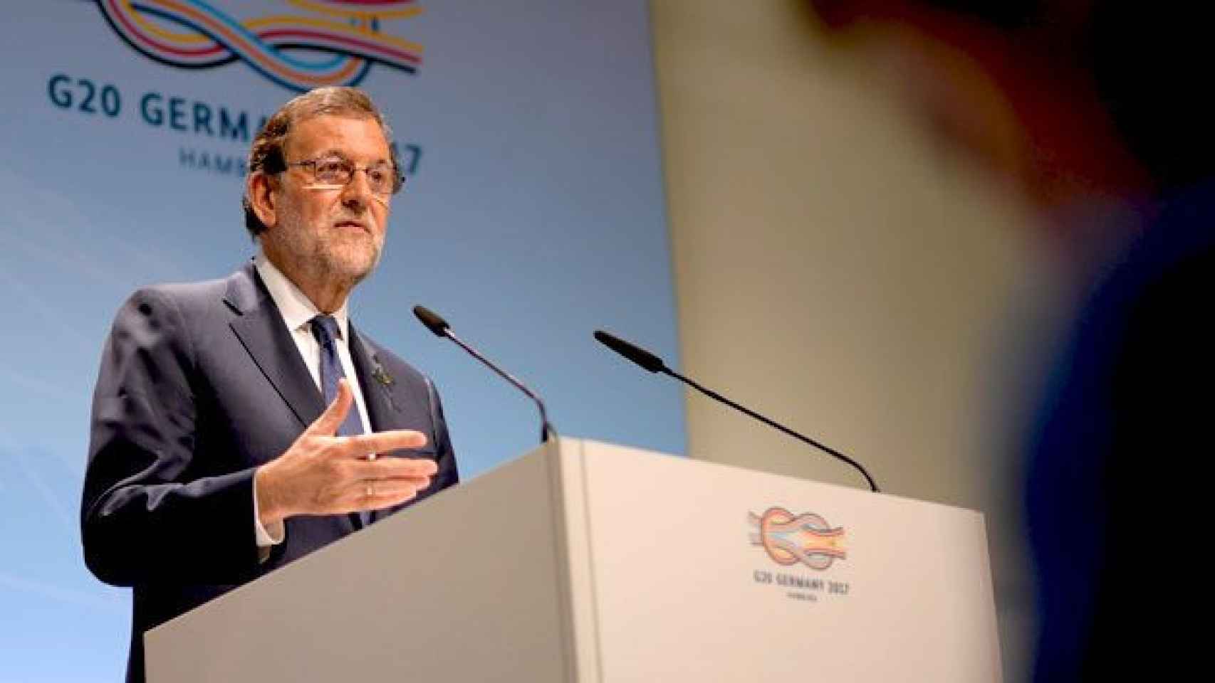 Mariano Rajoy, presidente del Gobierno, en la rueda de prensa tras la reunión del G20 en Hamburgo (Alemania) / EFE