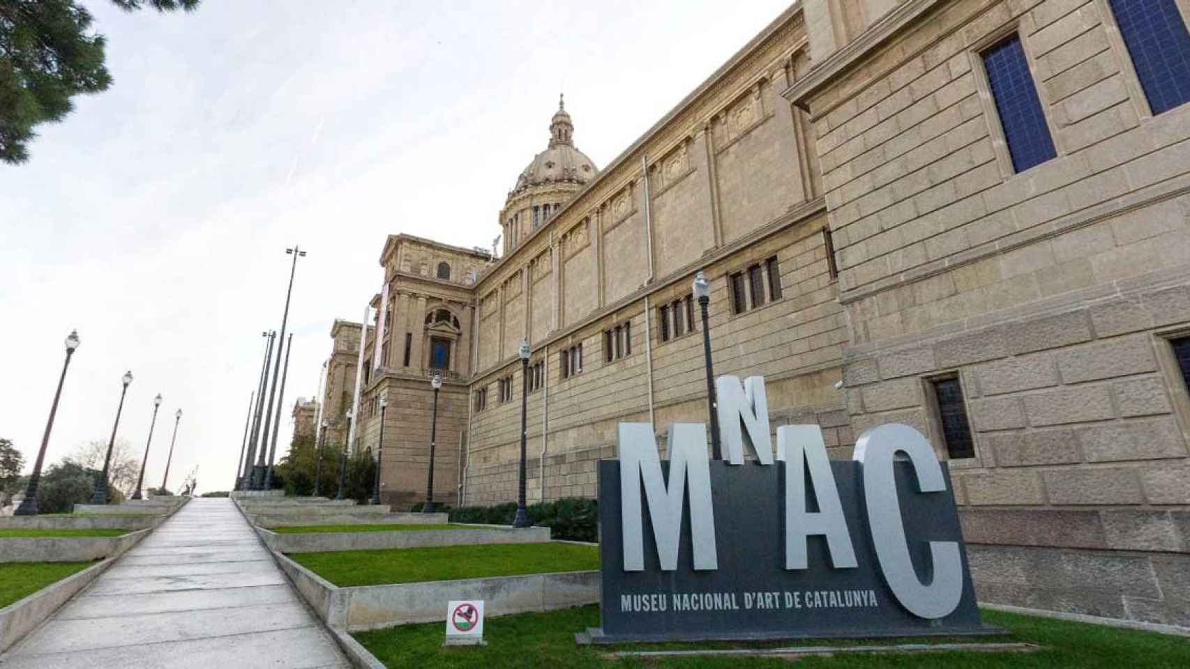 El quiosco utilizado para lavar dinero procedente del tráfico de armas estaba emplazado en Montjuïc, cerca del MNAC / GOOGLE STREET VIEW