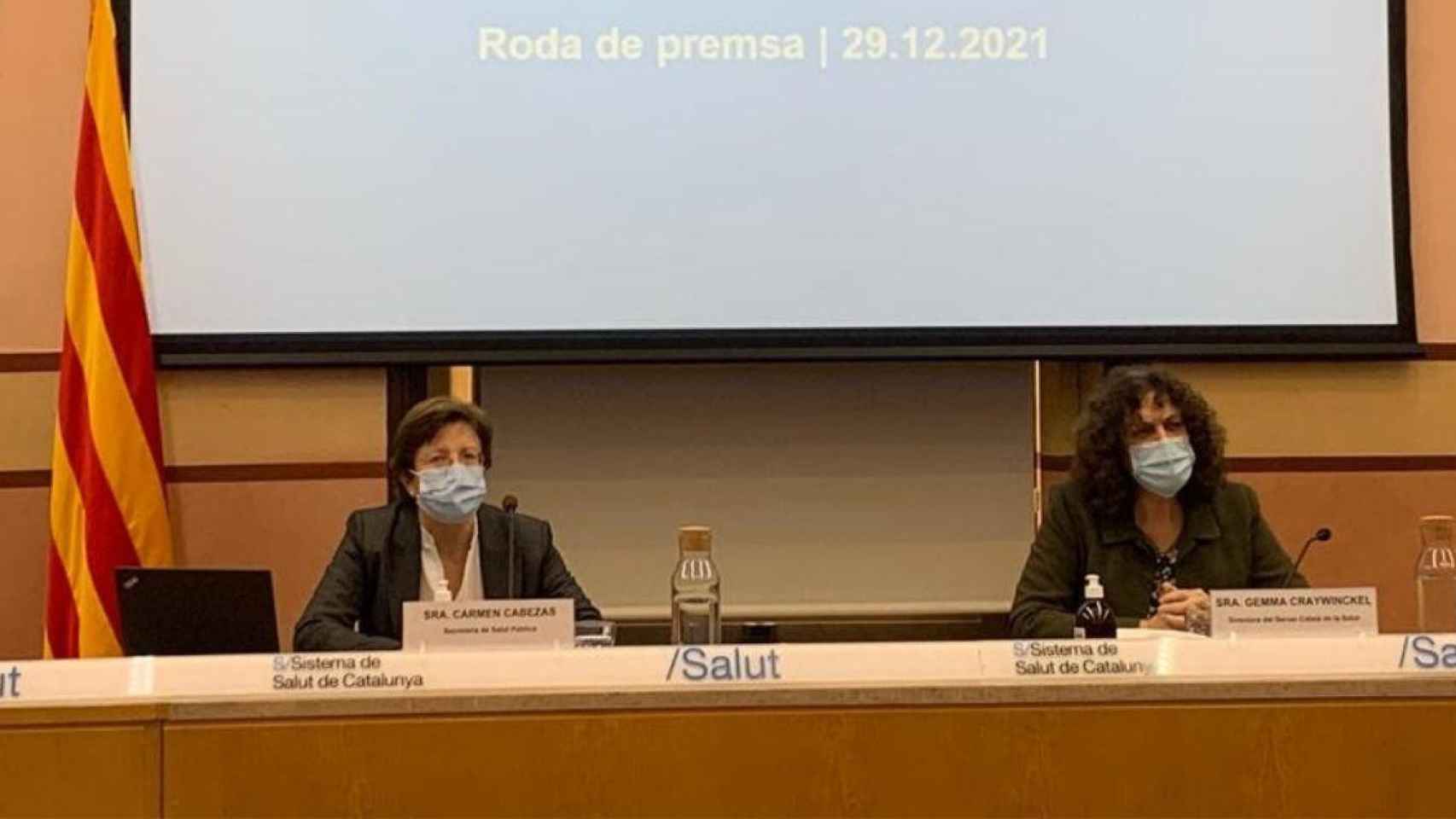 La secretaria de Salud Pública en Cataluña, Carmen Cabezas, y la directora del CatSalut, Gemma Craywinckel, en rueda de prensa / SALUD