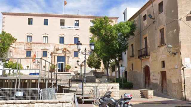 Fachada del Ayuntamiento de Torredembarra / MAPS