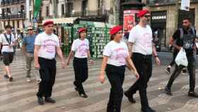 La patrulla ciudadana 'The Guardian Angels' mientras pasea por Barcelona / TWITTER