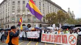 Personal de la Sanidad catalana durante una de las protestas de esta semana ante la sede del ICS / EFE