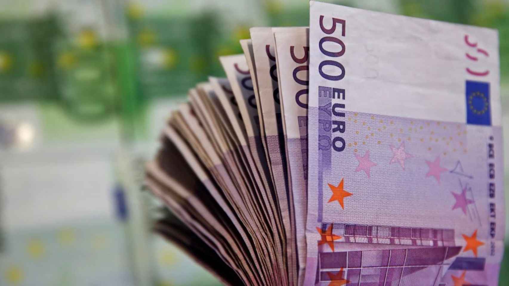 Billetes de 100 y de 500 euros / EUROPA PRESS