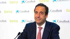 El consejero delegado de Caixabank, Gonzalo Gortázar, en la sede social del banco en Valencia / CAIXABANK