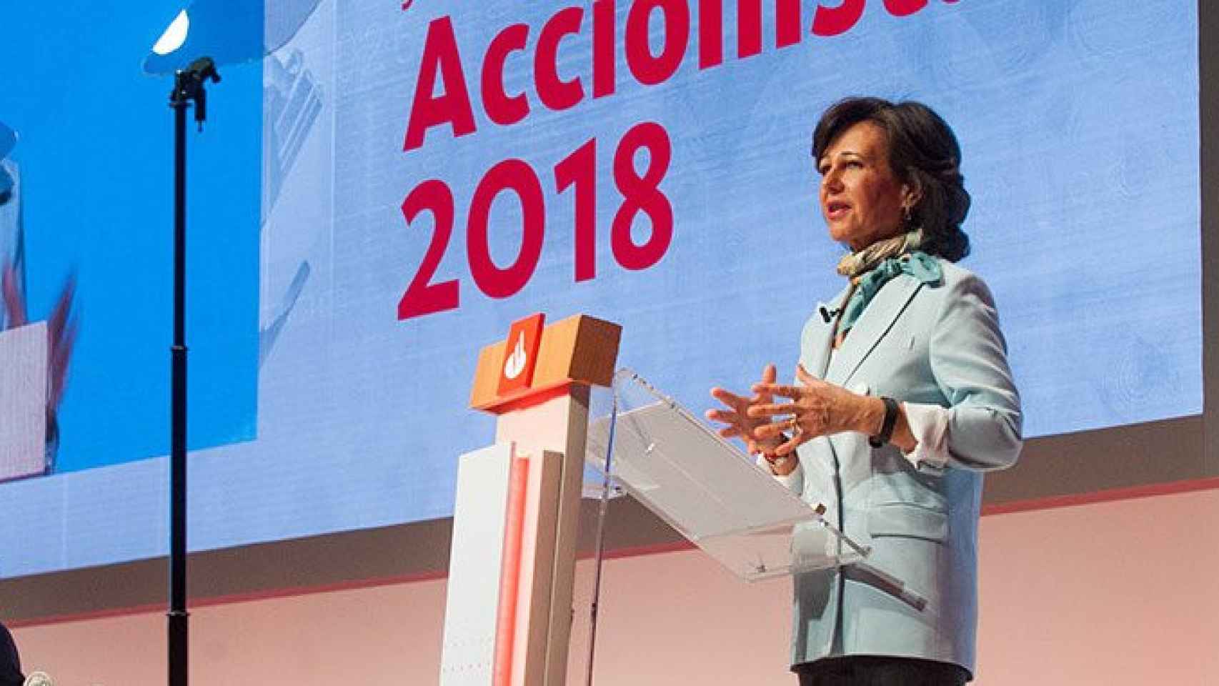 Ana Patricia Botín, presidenta del Banco Santander, durante la junta general de accionistas de 2018