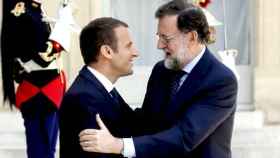 Emmanuel Macron (i) y Mariano Rajoy (d), los presidentes de Francia y España a los que los Cierco les piden que se involucren en la llamada 'ley BPA' / EFE