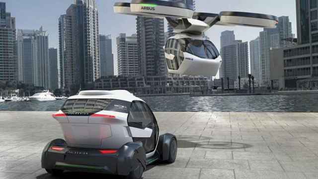 Prototipo de automóvil convertible en dron en el que trabajan los técnicos de Airbus