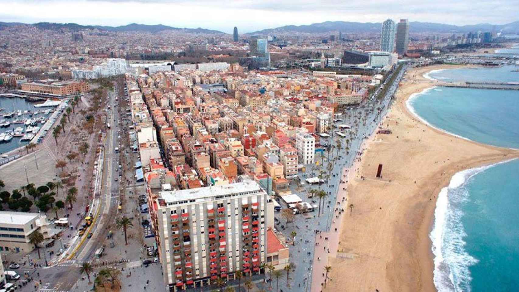 La Barceloneta está considerado como un barrio saturado de hoteles, cuando solo tiene un establecimiento.