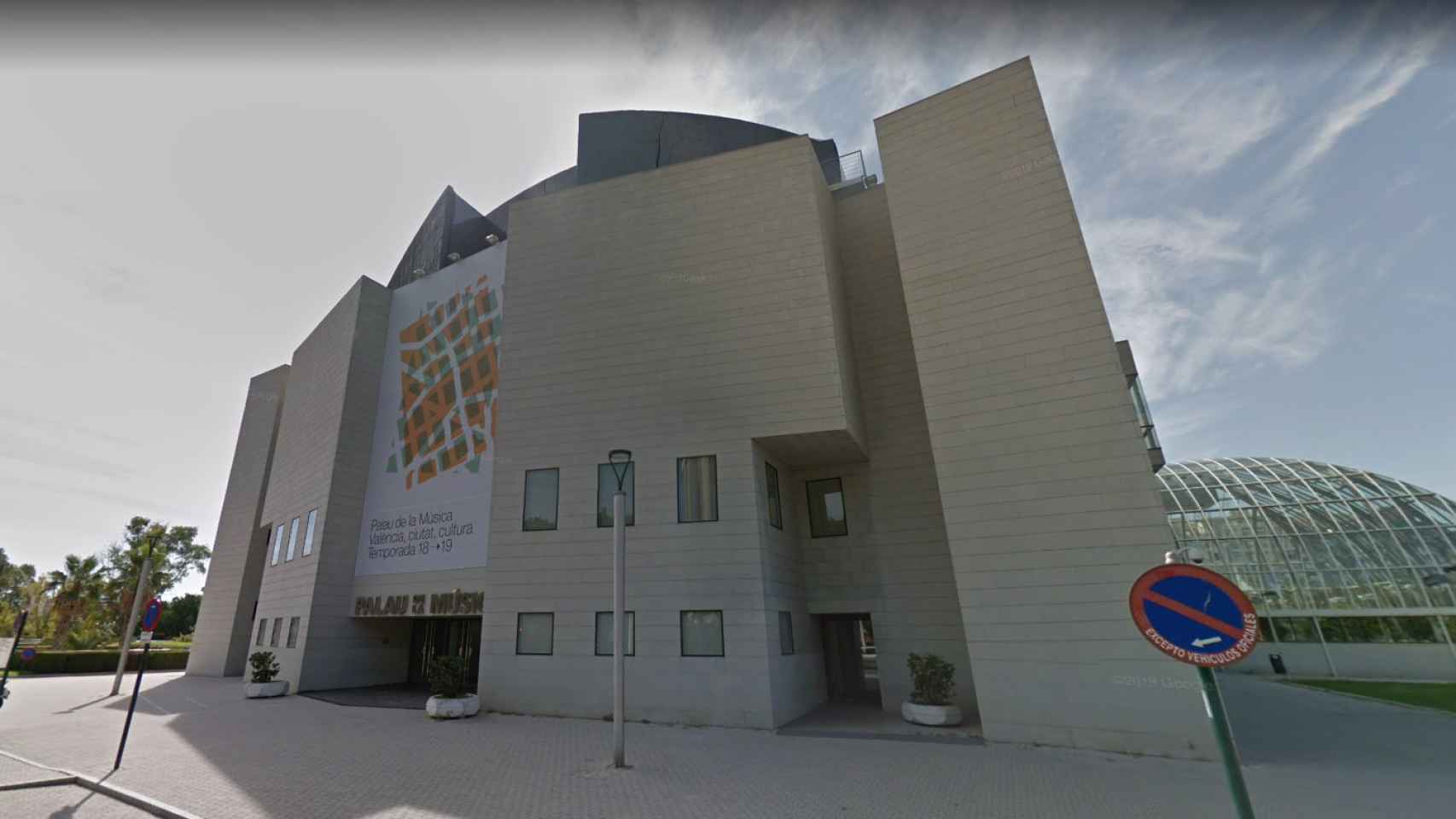 Edificio del auditorio del Palau de la Música de Valencia, donde se ha producido el desplome del techo / GOOGLE