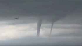 El avión sortea dos de los tornados en Rusia / CG
