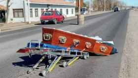 Un coche fúnebre pierde el ataúd camino del funeral /REDES