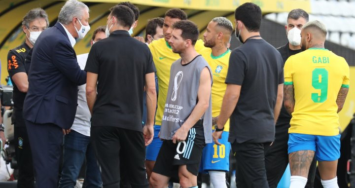 Messi hablando con Tite / EFE