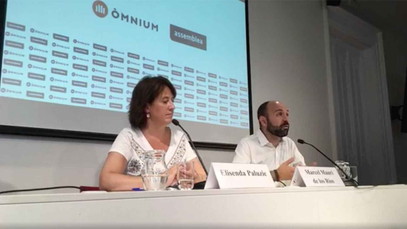 La presidenta de la Assemblea Nacional Catalana, Elisenda Paluzie, y el portavoz de Òmnium, Marcel Mauri / CG