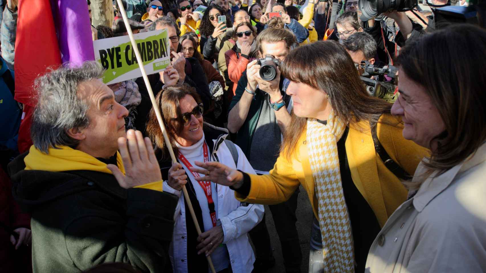 Los sindicatos reciben con pitos a Laura Borràs / EUROPA PRESS