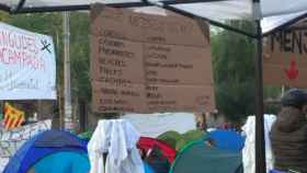 Los CDRs acampados en Barcelona exigen que se les lleve condones / CG