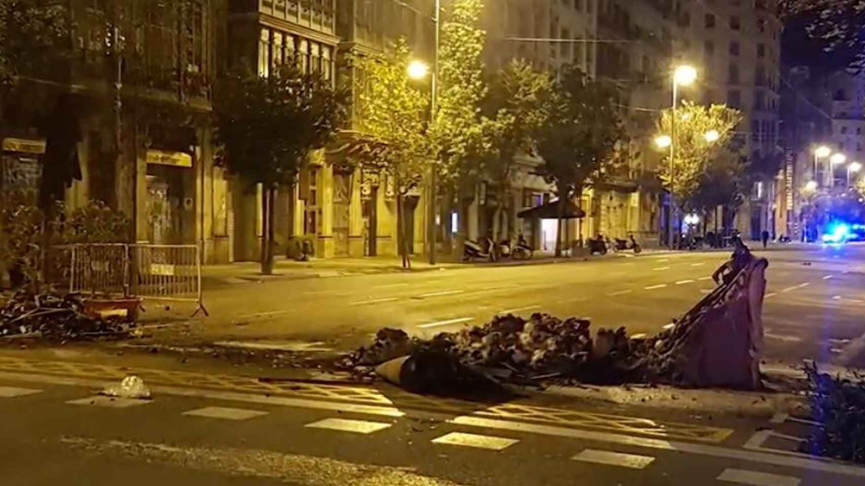 Barcelona tras la batalla campal de los radicales