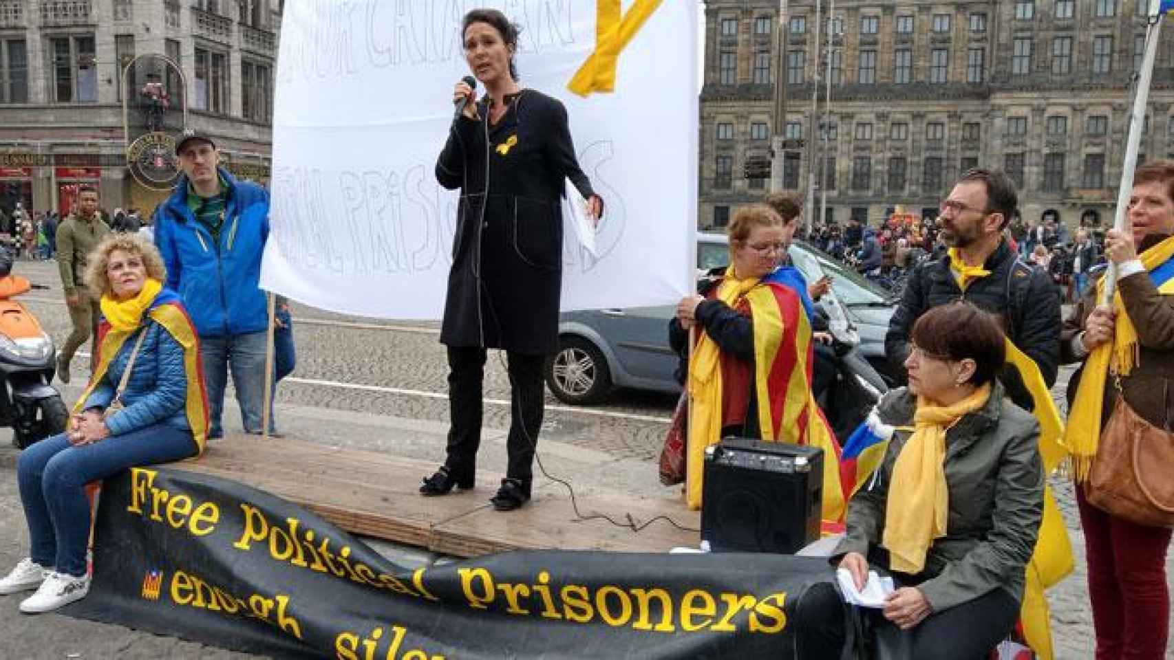 Laura Prat durante un mitin en favor de los presos independentistas