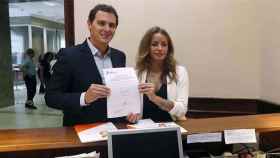 El líder de Ciudadanos, Albert Rivera y la diputada Patricia Reyes, en el Congreso / EFE