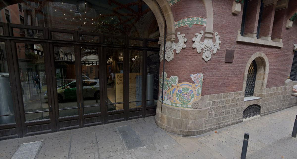 Entrada del Palau de la Música de Barcelona, donde se ha desplomado el joven apuñalado / GOOGLE MAPS