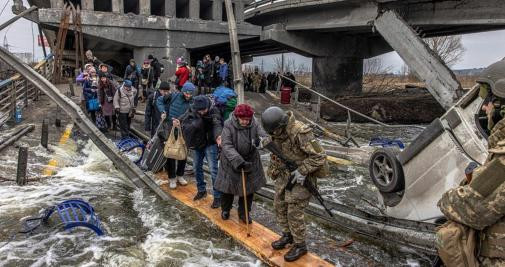 Refugiados tratan de huir de Ucrania / EFE