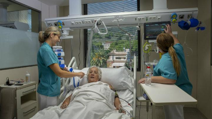 El personal médico del Instituto del Corazón Quirónsalud Teknon se enfoca en el trato cálido a los pacientes