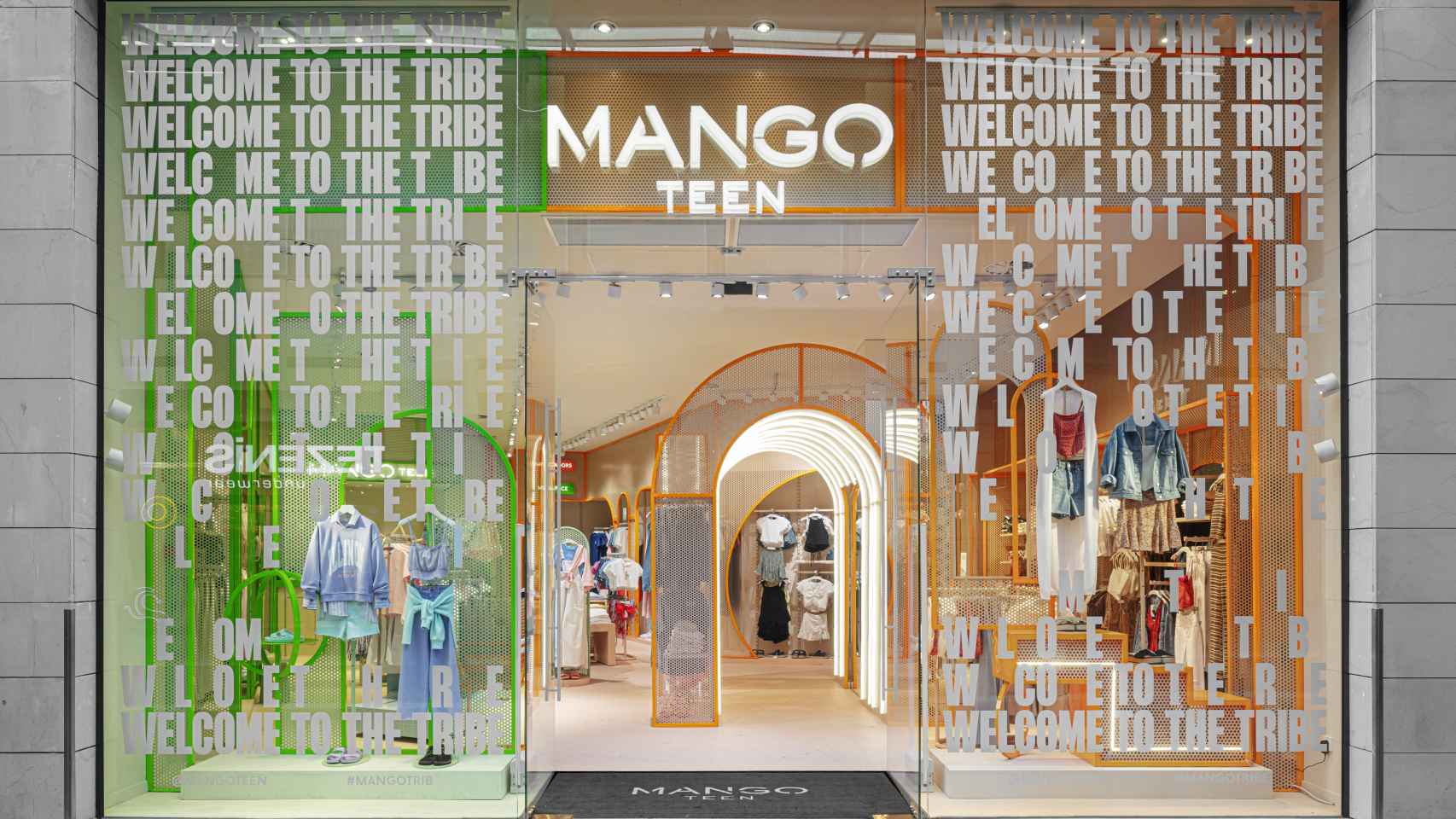 La nueva tienda de Mango Teens, especializada en moda para adolescentes, en Barcelona / MANGO
