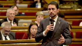 El consejero de Territorio, Damià Calvet, en el Parlament, el político que ha anunciado que la Generalitat comprará los terrenos de Hard Rock en Tarragona / GOVERN.CAT